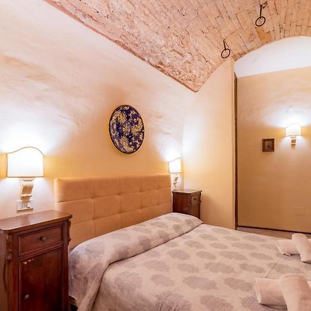 HOTEL TREVI Palazzo Natalini Esterno foto
