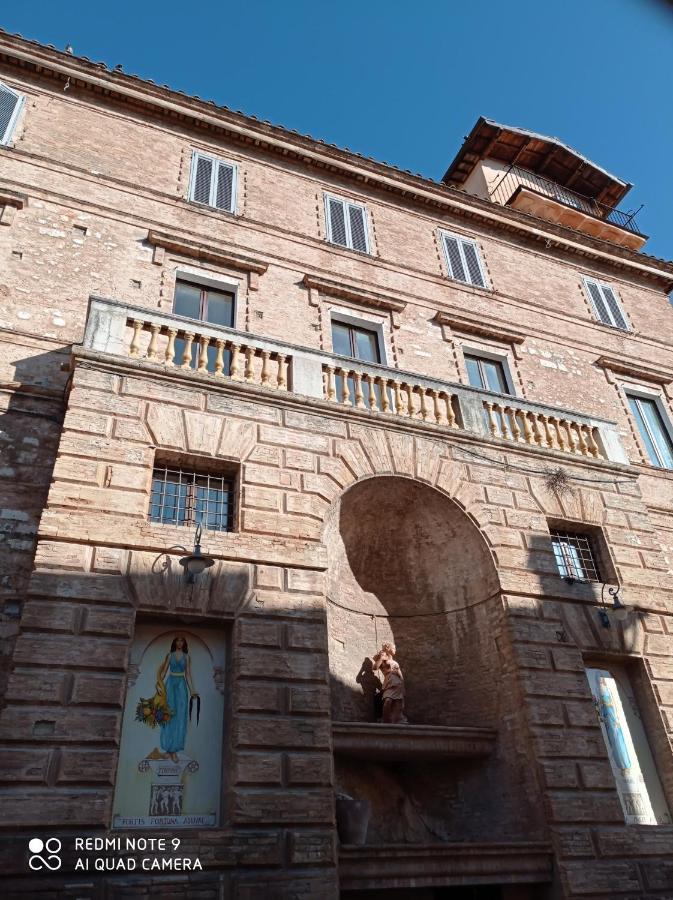 HOTEL TREVI Palazzo Natalini Esterno foto