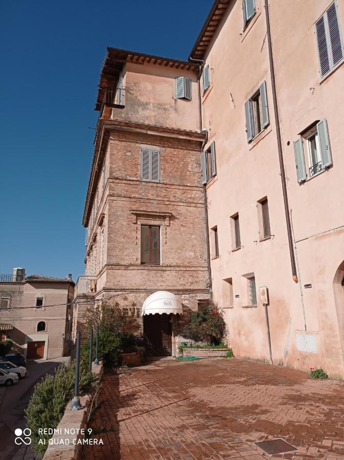 HOTEL TREVI Palazzo Natalini Esterno foto