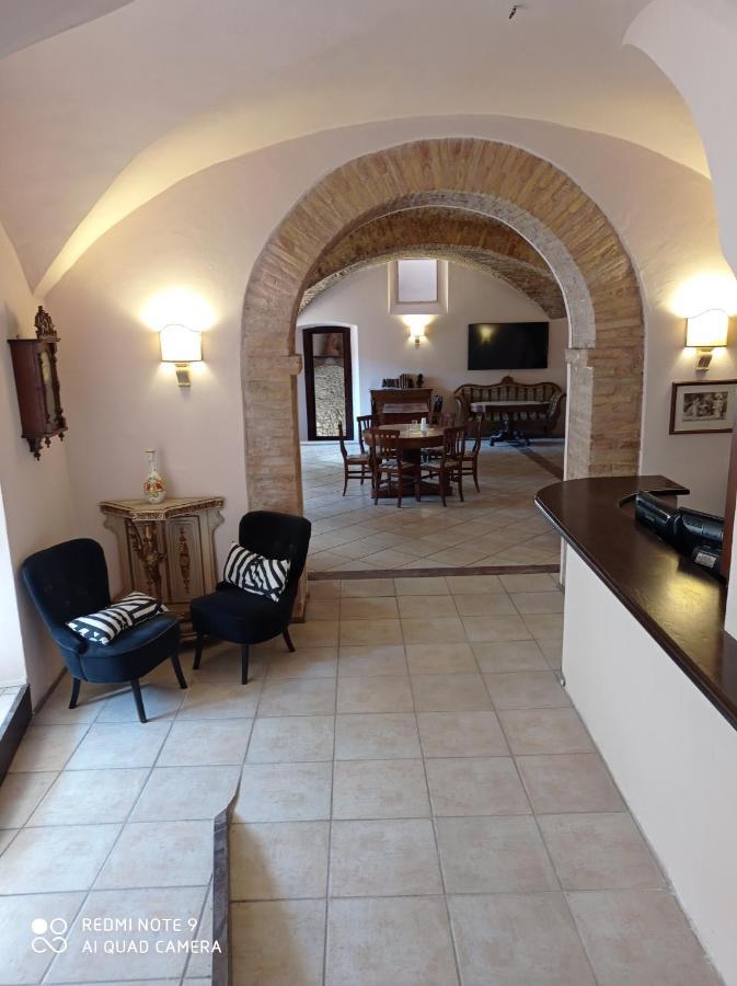 HOTEL TREVI Palazzo Natalini Esterno foto