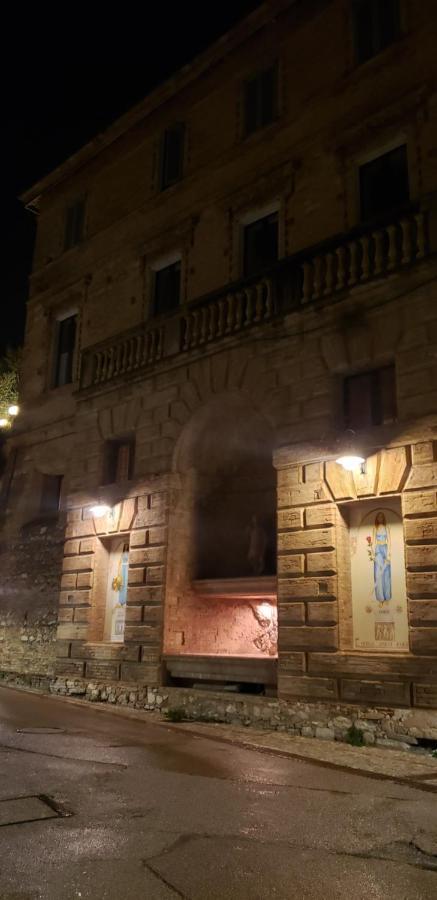 HOTEL TREVI Palazzo Natalini Esterno foto