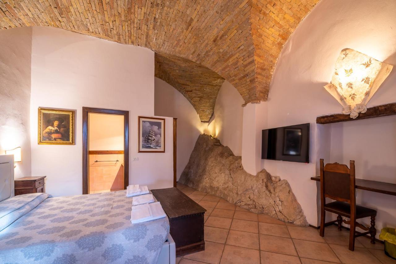 HOTEL TREVI Palazzo Natalini Esterno foto